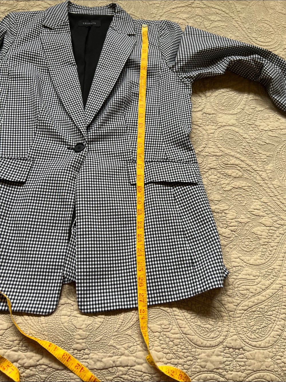 Beautiful Black and White Checkered Blazer - Picture 6 of 6